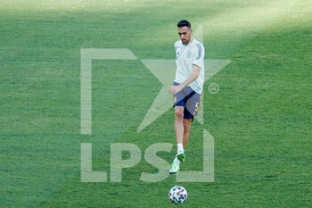 2021-06-19 - Sergio Busquets of Spain warms up during the UEFA Euro 2020, Group E football match between Spain and Poland on June 19, 2021 at La Cartuja stadium in Seville, Spain - Photo Joaquin Corchero / Spain DPPI / DPPI - UEFA EURO 2020, GROUP E - SPAIN VS POLAND - UEFA EUROPEAN - SOCCER