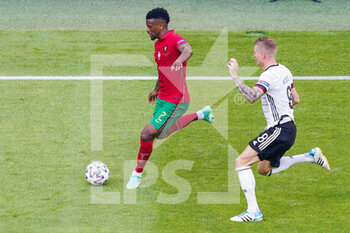 2021-06-19 - Nelson Semedo of Portugal and Toni Kroos of Germany during the UEFA Euro 2020, Group F football match between Portugal and Germany on June 19, 2021 at Allianz Arena in Munich, Germany - Photo Andre Weening / Orange Pictures / DPPI - UEFA EURO 2020, GROUP F - PORTUGAL VS GERMANY - UEFA EUROPEAN - SOCCER