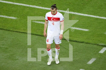2021-06-20 - Caglar Soyuncu of Turkey looking disappointed at the final whistle during the UEFA Euro 2020, Group A football match between Switzerland and Turkey on June 20, 2021 at Baku Olympic Stadium in Baku, Azerbaijan - Photo Orange Pictures / DPPI - UEFA EURO 2020, GROUP A - SWITZERLAND VS TURKEY - UEFA EUROPEAN - SOCCER