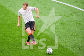 2021-06-21 - Matthijs de Ligt of the Netherlands warms up during the UEFA Euro 2020, Group C football match between North Macedonia and Netherlands on June 21, 2021 at the Johan Cruijff ArenA in Amsterdam, Netherlands - Photo Marcel ter Bals / Orange Pictures / DPPI - UEFA EURO 2020, GROUP C - NORTH MACEDONIA VS NETHERLANDS - UEFA EUROPEAN - SOCCER