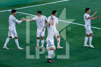 2021-06-23 - Aymeric Laporte of Spain celebrates a goal with teammates during the UEFA Euro 2020, Group E football match between Slovakia and Spain on June 23, 2021 at La Cartuja stadium in Seville, Spain - Photo Joaquin Corchero / Spain DPPI / DPPI - UEFA EURO 2020, GROUP E - SLOVAKIA VS SPAIN - UEFA EUROPEAN - SOCCER