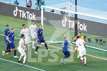 2021-06-23 - Pau Torres of Spain scores a goal during the UEFA Euro 2020, Group E football match between Slovakia and Spain on June 23, 2021 at La Cartuja stadium in Seville, Spain - Photo Joaquin Corchero / Spain DPPI / DPPI - UEFA EURO 2020, GROUP E - SLOVAKIA VS SPAIN - UEFA EUROPEAN - SOCCER