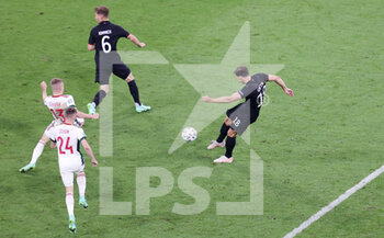 2021-06-23 - Leon Goretzka of Germany scores the 2-2 goal during the UEFA Euro 2020, Group F football match between Germany and Hungary on June 23, 2021 at Allianz Arena in Munich, Germany - Photo Jurgen Fromme / firo Sportphoto / DPPI - UEFA EURO 2020, GROUP F - GERMANY AND HUNGARY - UEFA EUROPEAN - SOCCER