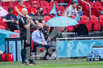 2021-06-26 - Coach Rob Page of Wales during the UEFA Euro 2020, round of 16 football match between Wales and Denmark on June 26, 2021 at the Johan Cruijff ArenA in Amsterdam, Netherlands - Photo Marcel ter Bals / Orange Pictures / DPPI - UEFA EURO 2020, ROUND OF 16 - WALES AND DENMARK - UEFA EUROPEAN - SOCCER