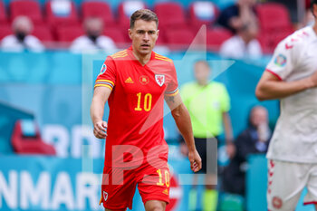 2021-06-26 - Aaron Ramsey of Wales during the UEFA Euro 2020, round of 16 football match between Wales and Denmark on June 26, 2021 at the Johan Cruijff ArenA in Amsterdam, Netherlands - Photo Marcel ter Bals / Orange Pictures / DPPI - UEFA EURO 2020, ROUND OF 16 - WALES AND DENMARK - UEFA EUROPEAN - SOCCER