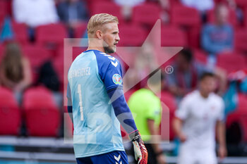 2021-06-26 - Kasper Schmeichel of Denmark during the UEFA Euro 2020, round of 16 football match between Wales and Denmark on June 26, 2021 at the Johan Cruijff ArenA in Amsterdam, Netherlands - Photo Marcel ter Bals / Orange Pictures / DPPI - UEFA EURO 2020, ROUND OF 16 - WALES AND DENMARK - UEFA EUROPEAN - SOCCER
