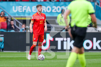 2021-06-26 - Chris Mepham of Wales during the UEFA Euro 2020, round of 16 football match between Wales and Denmark on June 26, 2021 at the Johan Cruijff ArenA in Amsterdam, Netherlands - Photo Marcel ter Bals / Orange Pictures / DPPI - UEFA EURO 2020, ROUND OF 16 - WALES AND DENMARK - UEFA EUROPEAN - SOCCER