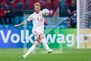 2021-06-26 - Simon Kjaer of Denmark during the UEFA Euro 2020, round of 16 football match between Wales and Denmark on June 26, 2021 at the Johan Cruijff ArenA in Amsterdam, Netherlands - Photo Marcel ter Bals / Orange Pictures / DPPI - UEFA EURO 2020, ROUND OF 16 - WALES AND DENMARK - UEFA EUROPEAN - SOCCER