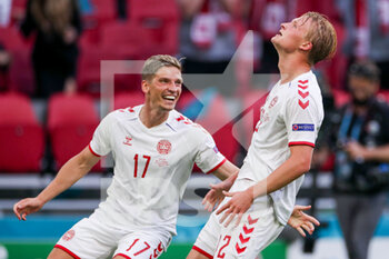 2021-06-26 - Kasper Dolberg of Denmark is celebrating his second goal with Jens Stryger of Denmark during the UEFA Euro 2020, round of 16 football match between Wales and Denmark on June 26, 2021 at the Johan Cruijff ArenA in Amsterdam, Netherlands - Photo Marcel ter Bals / Orange Pictures / DPPI - UEFA EURO 2020, ROUND OF 16 - WALES AND DENMARK - UEFA EUROPEAN - SOCCER