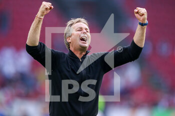 2021-06-26 - Coach Kasper Hjulmand of Denmark celebrates after the UEFA Euro 2020, round of 16 football match between Wales and Denmark on June 26, 2021 at the Johan Cruijff ArenA in Amsterdam, Netherlands - Photo Marcel ter Bals / Orange Pictures / DPPI - UEFA EURO 2020, ROUND OF 16 - WALES AND DENMARK - UEFA EUROPEAN - SOCCER