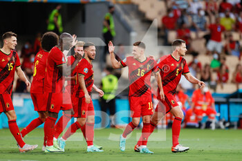 2021-06-27 - Thorgan Hazard of Belgium celebrates a goal with teammates during the UEFA EURO 2020, Round of 16 football match between Belgium and Portugal on June 27, 2021 at La Cartuja stadium in Seville, Spain - Photo Joaquin Corchero / Spain DPPI / DPPI - UEFA EURO 2020, ROUND OF 16 - BELGIUM VS PORTUGAL - UEFA EUROPEAN - SOCCER
