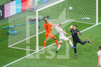 2021-06-27 - Matthijs de Ligt of the Netherlands battles for possession with Tomas Kalas of Czech Republic and Tomas Vaclik of Czech Republic during the UEFA Euro 2020, Round of 16 football match between Netherlands and Czech Republic on June 27, 2021 at Puskas Arena in Budapest, Hungary - Photo Andre Weening / Orange Pictures / DPPI - UEFA EURO 2020, ROUND OF 16 - NETHERLANDS VS CZECH REPUBLIC - UEFA EUROPEAN - SOCCER