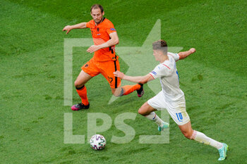 2021-06-27 - Daley Blind of the Netherlands and Patrik Schick of Czech Republic during the UEFA Euro 2020, Round of 16 football match between Netherlands and Czech Republic on June 27, 2021 at Puskas Arena in Budapest, Hungary - Photo Andre Weening / Orange Pictures / DPPI - UEFA EURO 2020, ROUND OF 16 - NETHERLANDS VS CZECH REPUBLIC - UEFA EUROPEAN - SOCCER