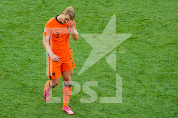 2021-06-27 - Matthijs de Ligt of the Netherlands disappointed after his red card during the UEFA Euro 2020, Round of 16 football match between Netherlands and Czech Republic on June 27, 2021 at Puskas Arena in Budapest, Hungary - Photo Andre Weening / Orange Pictures / DPPI - UEFA EURO 2020, ROUND OF 16 - NETHERLANDS VS CZECH REPUBLIC - UEFA EUROPEAN - SOCCER