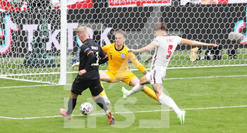 2021-06-29 - Timo Werner of Germany and Jordan Pickford, John Stones of England during the UEFA Euro 2020, round of 16 football match between England and Germany on June 29, 2021 at Wembley stadium in London, England - Photo Jurgen Fromme / firo Sportphoto / DPPI - UEFA EURO 2020, ROUND OF 16 - ENGLAND VS GERMANY - UEFA EUROPEAN - SOCCER