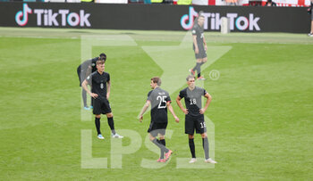 2021-06-29 - Thomas Muller, Toni Kroos, Leon Goretzka of Germany look dejected after the Harry Kane's goal 2-0 during the UEFA Euro 2020, round of 16 football match between England and Germany on June 29, 2021 at Wembley stadium in London, England - Photo Jurgen Fromme / firo Sportphoto / DPPI - UEFA EURO 2020, ROUND OF 16 - ENGLAND VS GERMANY - UEFA EUROPEAN - SOCCER