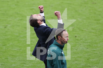 2021-06-29 - Coach Gareth Southgate of England celebrates at the final whistle during the UEFA Euro 2020, round of 16 football match between England and Germany on June 29, 2021 at Wembley stadium in London, England - Photo Jurgen Fromme / firo Sportphoto / DPPI - UEFA EURO 2020, ROUND OF 16 - ENGLAND VS GERMANY - UEFA EUROPEAN - SOCCER