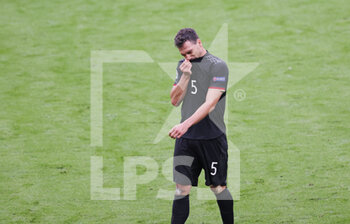 2021-06-29 - Mats Hummels of Germany looks dejected at the final whistle during the UEFA Euro 2020, round of 16 football match between England and Germany on June 29, 2021 at Wembley stadium in London, England - Photo Jurgen Fromme / firo Sportphoto / DPPI - UEFA EURO 2020, ROUND OF 16 - ENGLAND VS GERMANY - UEFA EUROPEAN - SOCCER
