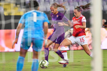 2019-09-12 - Frederikke Skjodt Thogersen (Fiorentina Women´s) e Katie McCabe (Arsenal) - FIORENTINA WOMEN´S VS ARSENAL - UEFA CHAMPIONS LEAGUE WOMEN - SOCCER