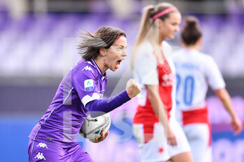 2020-12-10 - Daniela Sabatino (Fiorentina Femminile) celebrates after scoring the goal - FIORENTINA FEMMINILE VS SLAVIA PRAGA - UEFA CHAMPIONS LEAGUE WOMEN - SOCCER