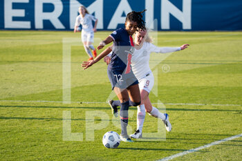 2021-03-09 - Ashley Lawrence of Paris Saint Germain and Jitka Chlastakova of AC Sparta Praha fight for the ball during the UEFA Women's Champions League, round of 16, 1st leg football match between Paris Saint-Germain and AC Sparta Praha on March 8, 2021 at Georges Lefevre stadium in Saint-Germain-en-Laye, France - Photo Antoine Massinon / A2M Sport Consulting / DPPI - PARIS SAINT-GERMAIN AND AC SPARTA PRAHA - UEFA CHAMPIONS LEAGUE WOMEN - SOCCER