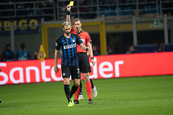 2018-12-11 - Brozovic ammunito durante la partita di calcio Champions League Inter Vs PSV Eindhoven - INTER VS PSV - UEFA CHAMPIONS LEAGUE - SOCCER
