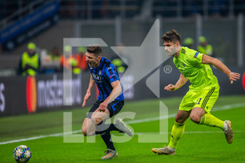 2019-11-26 - Robin Gosens (Atalanta) e Bruno Petkovic (Dinamo Zagabria) - FASE A GIRONI - GIORNATA 5 - ATALANTA VS DINAMO ZAGREB - UEFA CHAMPIONS LEAGUE - SOCCER