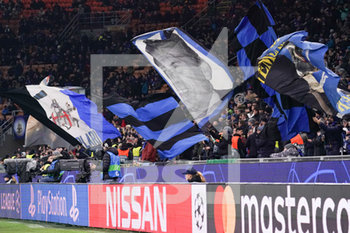 2019-12-10 - Tifosi (Inter) - FASE A GIRONI - GIORNATA 6 - INTER VS BARCELLONA  - UEFA CHAMPIONS LEAGUE - SOCCER