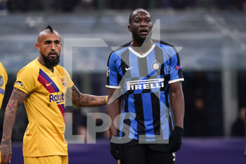 2019-12-10 - Romelu Lukaku (Inter) e Arturo Vidal (Barcellona) - FASE A GIRONI - GIORNATA 6 - INTER VS BARCELLONA  - UEFA CHAMPIONS LEAGUE - SOCCER