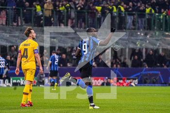 2019-12-10 - Romelu Lukaku (Inter) esulta dopo il goal - FASE A GIRONI - GIORNATA 6 - INTER VS BARCELLONA  - UEFA CHAMPIONS LEAGUE - SOCCER