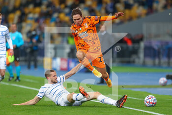 2020-10-20 - Federico Chiesa of Juventus and Tomasz Kedziora of Dynamo Kiev during the UEFA Champions League, Group Stage, Group G football match between Dynamo Kiev and Juventus on October 20, 2020 at NSK Olimpiyskiy in Kiev, Ukraine - Photo Andrey Lukatsky / Orange Pictures / DPPI - DYNAMO KIEV VS JUVENTUS - UEFA CHAMPIONS LEAGUE - SOCCER