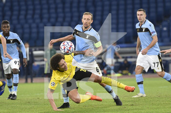 2020-10-20 - ROME, ITALY - October 20 : Alex Witsel (28) of Borussia Dortmund in action against Lucas leiva of SS Lazio during the UEFA Champions League group f  soccer match between SS Lazio and Borussia Dortmund Stadio Olimpico on October 20,2020 in Rome Italy - SS LAZIO VS BORUSSIA DORTMUND - UEFA CHAMPIONS LEAGUE - SOCCER