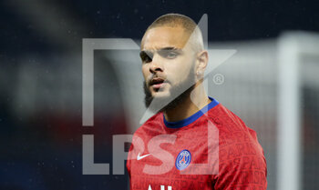 2020-10-20 - Layvin Kurzawa of PSG during the warm up before the UEFA Champions League, Group Stage, Group H football match between Paris Saint-Germain (PSG) and Manchester United (Man U) on October 20, 2020 at Parc des Princes stadium in Paris, France - Photo Jean Catuffe / DPPI - PARIS SAINT-GERMAIN (PSG) VS MANCHESTER UNITED (MAN U) - UEFA CHAMPIONS LEAGUE - SOCCER