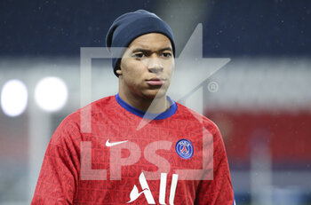 2020-10-20 - Kylian Mbappe of PSG during the warm up before the UEFA Champions League, Group Stage, Group H football match between Paris Saint-Germain (PSG) and Manchester United (Man U) on October 20, 2020 at Parc des Princes stadium in Paris, France - Photo Jean Catuffe / DPPI - PARIS SAINT-GERMAIN (PSG) VS MANCHESTER UNITED (MAN U) - UEFA CHAMPIONS LEAGUE - SOCCER