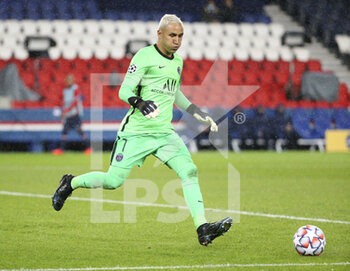2020-10-20 - Goalkeeper of PSG Keylor Navas during the UEFA Champions League, Group Stage, Group H football match between Paris Saint-Germain (PSG) and Manchester United (Man U) on October 20, 2020 at Parc des Princes stadium in Paris, France - Photo Jean Catuffe / DPPI - PARIS SAINT-GERMAIN (PSG) VS MANCHESTER UNITED (MAN U) - UEFA CHAMPIONS LEAGUE - SOCCER