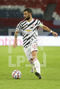 2020-10-20 - Bruno Fernandes of Manchester United during the UEFA Champions League, Group Stage, Group H football match between Paris Saint-Germain (PSG) and Manchester United (Man U) on October 20, 2020 at Parc des Princes stadium in Paris, France - Photo Jean Catuffe / DPPI - PARIS SAINT-GERMAIN (PSG) VS MANCHESTER UNITED (MAN U) - UEFA CHAMPIONS LEAGUE - SOCCER