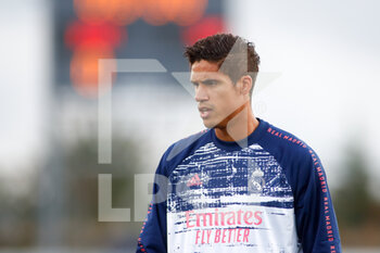 2020-10-21 - Raphael Varane of Real Madrid warms up before the UEFA Champions League, Group Stage, Group B football match between Real Madrid and Shakhtar Donetsk on October 21, 2020 at Alfredo Di Stefano stadium in Madrid, Spain - Photo Oscar J Barroso / Spain DPPI / DPPI - REAL MADRID VS SHAKHTAR DONETSK - UEFA CHAMPIONS LEAGUE - SOCCER