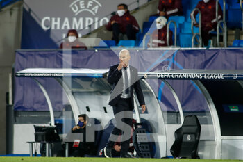 2020-10-21 - Zinedine Zidane, head coach of Real Madrid during the UEFA Champions League, Group Stage, Group B football match between Real Madrid and Shakhtar Donetsk on October 21, 2020 at Alfredo Di Stefano stadium in Madrid, Spain - Photo Oscar J Barroso / Spain DPPI / DPPI - REAL MADRID VS SHAKHTAR DONETSK - UEFA CHAMPIONS LEAGUE - SOCCER