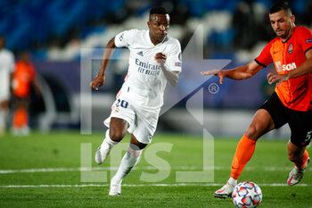 2020-10-21 - Vinicius Junior of Real Madrid and Davit Khocholava of Shakhtar Donetsk in action during the UEFA Champions League, Group Stage, Group B football match between Real Madrid and Shakhtar Donetsk on October 21, 2020 at Alfredo Di Stefano stadium in Madrid, Spain - Photo Oscar J Barroso / Spain DPPI / DPPI - REAL MADRID VS SHAKHTAR DONETSK - UEFA CHAMPIONS LEAGUE - SOCCER