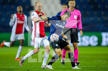 2020-10-27 - Davy Klaassen of Ajax, Remo Freuler of Atalanta during the UEFA Champions League, Group Stage, Group D football match between Atalanta BC and AFC Ajax on October 27, 2020 at Gewiss Stadium in Bergamo, Italy - Photo Gerrit van Keulen / Orange Pictures / DPPI - ATALANTA BC AND AFC AJAX - UEFA CHAMPIONS LEAGUE - SOCCER