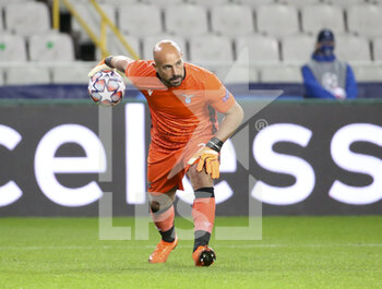 2020-10-28 - Goalkeeper of Lazio Roma Pepe Reina during the UEFA Champions League, Group Stage, Group F football match between Club Brugge and SS Lazio on October 28, 2020 at Jan Breydelstadion in Bruges, Belgium - Photo Jean Catuffe / DPPI - CLUB BRUGGE VS SS LAZIO - UEFA CHAMPIONS LEAGUE - SOCCER