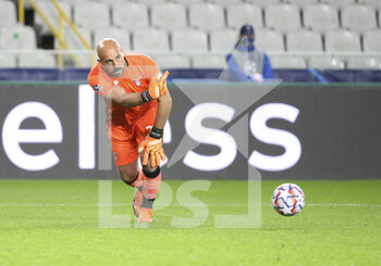 2020-10-28 - Goalkeeper of Lazio Roma Pepe Reina during the UEFA Champions League, Group Stage, Group F football match between Club Brugge and SS Lazio on October 28, 2020 at Jan Breydelstadion in Bruges, Belgium - Photo Jean Catuffe / DPPI - CLUB BRUGGE VS SS LAZIO - UEFA CHAMPIONS LEAGUE - SOCCER