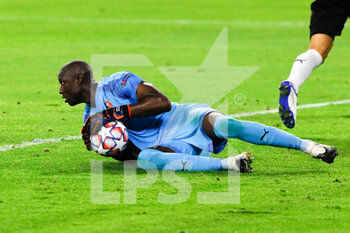 2020-10-28 - Alfred Gomis of Stade Rennais during the UEFA Champions League, Group Stage, Group E football match between Sevilla FC and Stade Rennais on October 28, 2020 at Ramon Sanchez-Pizjuan stadium in Sevilla, Spain - Photo Joaquin Corchero / Spain DPPI / DPPI - SEVILLA FC VS STADE RENNAIS - UEFA CHAMPIONS LEAGUE - SOCCER