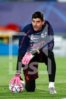 2020-11-03 - Thibaut Courtois of Real Madrid warms up before the UEFA Champions League, Group Stage, Group B football match between Real Madrid CF and FC Internazionale on November 3, 2020 at Alfredo Di Stefano stadium in Valdebebas near Madrid, Spain - Photo Oscar J Barroso / Spain DPPI / DPPI - REAL MADRID CF VS FC INTERNAZIONALE - UEFA CHAMPIONS LEAGUE - SOCCER
