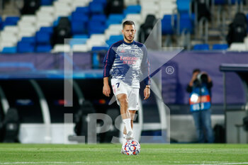2020-11-03 - Eden Hazard of Real Madrid warms up before the UEFA Champions League, Group Stage, Group B football match between Real Madrid CF and FC Internazionale on November 3, 2020 at Alfredo Di Stefano stadium in Valdebebas near Madrid, Spain - Photo Oscar J Barroso / Spain DPPI / DPPI - REAL MADRID CF VS FC INTERNAZIONALE - UEFA CHAMPIONS LEAGUE - SOCCER