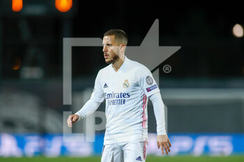 2020-11-03 - Eden Hazard of Real Madrid looks on during the UEFA Champions League, Group Stage, Group B football match between Real Madrid CF and FC Internazionale on November 3, 2020 at Alfredo Di Stefano stadium in Valdebebas near Madrid, Spain - Photo Oscar J Barroso / Spain DPPI / DPPI - REAL MADRID CF VS FC INTERNAZIONALE - UEFA CHAMPIONS LEAGUE - SOCCER