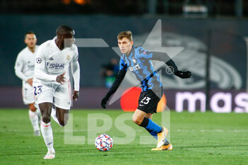 2020-11-03 - Nicolo Barella of Inter in action during the UEFA Champions League, Group Stage, Group B football match between Real Madrid CF and FC Internazionale on November 3, 2020 at Alfredo Di Stefano stadium in Valdebebas near Madrid, Spain - Photo Oscar J Barroso / Spain DPPI / DPPI - REAL MADRID CF VS FC INTERNAZIONALE - UEFA CHAMPIONS LEAGUE - SOCCER