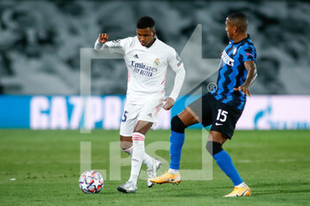 2020-11-03 - Rodrygo Silva de Goes of Real Madrid and Ashley Young of Inter in action during the UEFA Champions League, Group Stage, Group B football match between Real Madrid CF and FC Internazionale on November 3, 2020 at Alfredo Di Stefano stadium in Valdebebas near Madrid, Spain - Photo Oscar J Barroso / Spain DPPI / DPPI - REAL MADRID CF VS FC INTERNAZIONALE - UEFA CHAMPIONS LEAGUE - SOCCER