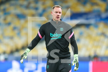 2020-11-24 - Marc-Andre ter Stegen of FC Barcelona warms up before the UEFA Champions League, Group G football match between Dynamo Kyiv and FC Barcelona on November 24, 2020 at NSK Olimpiyskiy stadium in Kyiv, Ukraine - Photo Andrey Lukatsky / Orange Pictures / DPPI - DYNAMO KYIV VS FC BARCELONA - UEFA CHAMPIONS LEAGUE - SOCCER