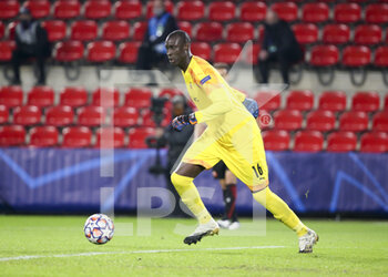 2020-11-24 - Goalkeeper of Stade Rennais Alfred Gomis during the UEFA Champions League, Group E football match between Stade Rennais and Chelsea on November 24, 2020 at Roazhon Park in Rennes, France - Photo Jean Catuffe / DPPI - STADE RENNAIS VS CHELSEA - UEFA CHAMPIONS LEAGUE - SOCCER